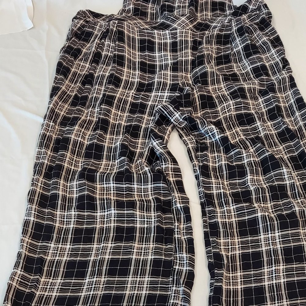 Torrid Black & White Crepe Wide Leg Jumpsuit